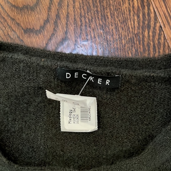 Sweater - Picture 3 of 4